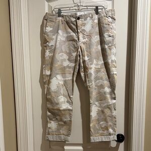 Gap Women’s Camouflage Pants